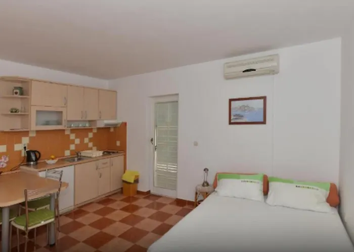 Kovami شقة Živogošće