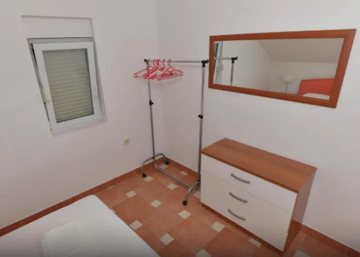 Kovami Živogošće